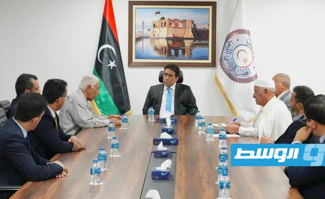 أعيان وحكماء من المنطقة الشرقية يعرضون على المنفي رؤيتهم لـ«إنقاذ ليبيا»