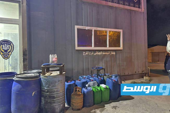 ضبط متهمين بتصنيع الخمور المحلية والاتجار بها في أوباري
