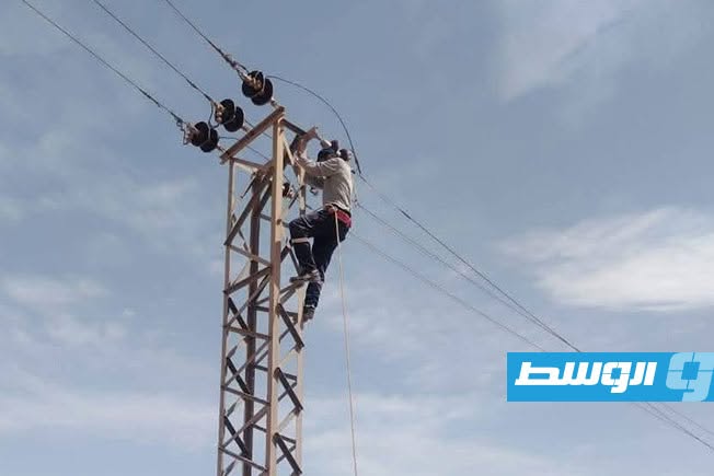 إجراء صيانة طارئة في شبكة الكهرباء بالأصابعة