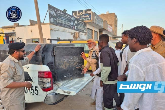 ضبط عدد من المهاجرين غير القانونيين بالحي الصناعي في أجدابيا