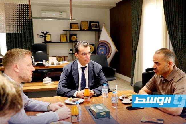 «المواصلات» تبحث التعاون مع بريطانيا لتطوير البنية التحتية للمطارات