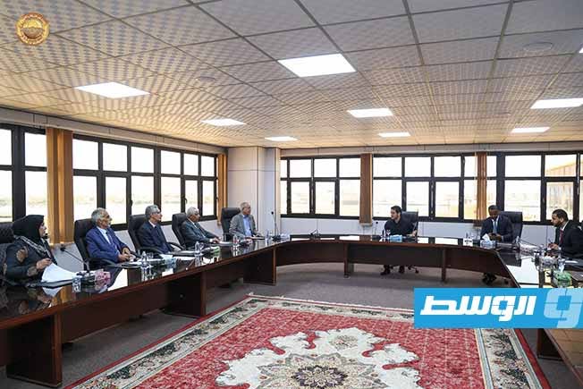Douma Holds a Meeting with a Number of Experts to Review and Evaluate Financial and Tax Laws