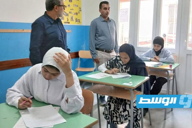 سفارة ليبيا بإيطاليا تتابع سير امتحانات الإعدادية بالمدرسة الليبية في روما