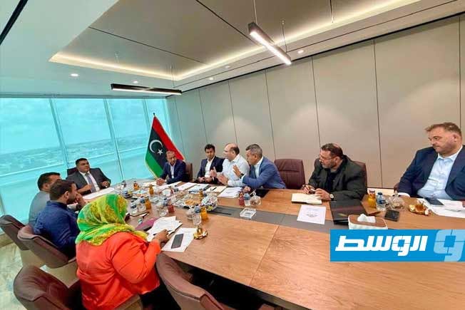 هيئة الاستثمار تبحث مع «لاكي» الباكستانية إنشاء مصنع أسمنت في الخمس