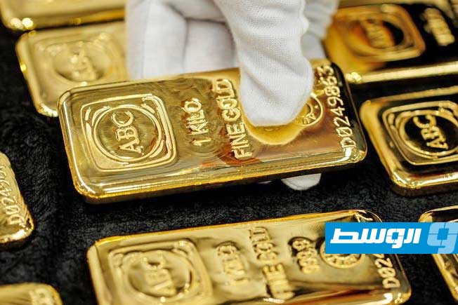 الذهب يسجل أول ارتفاع أسبوعي في أكثر من شهر مع تراجع توقعات رفع الفائدة الأميركية