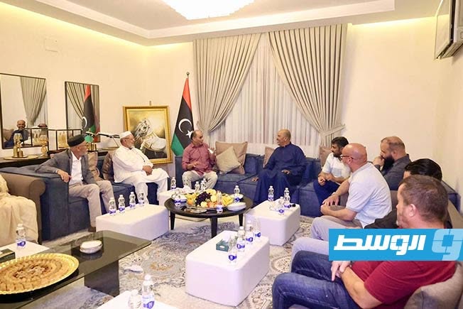 الكوني يلتقي وفدًا من مدينة مصراتة