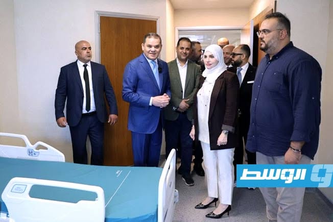 الدبيبة يفتتح أقسامًا جديدة بمستشفى العيون في طرابلس