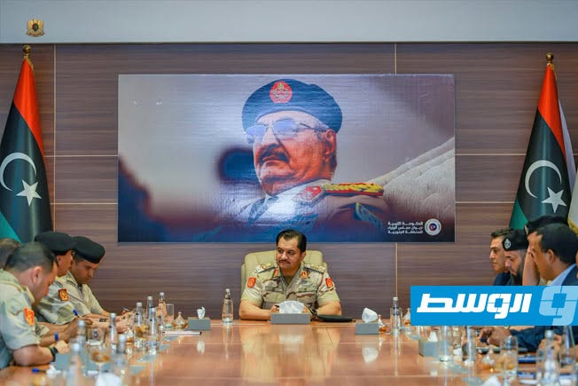 صدام حفتر يجتمع مع قيادات الأجهزة الأمنية بالمنطقة الجنوبية في سبها